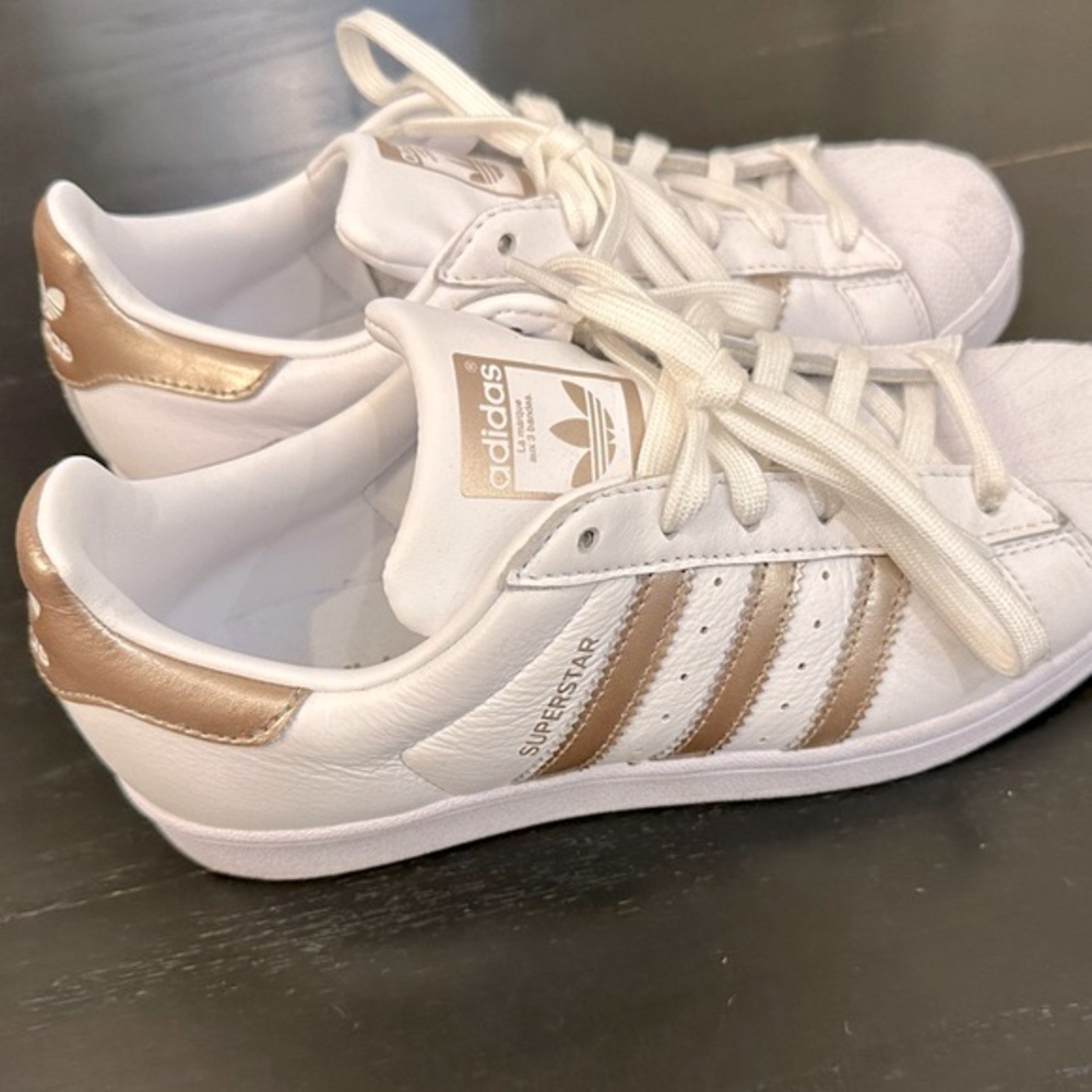 Adidas superstar shell toe white  gold stripes size 7 - Picture 2 of 10